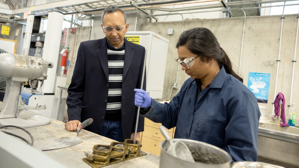 Two researchers work in the Civil Engineering lab.